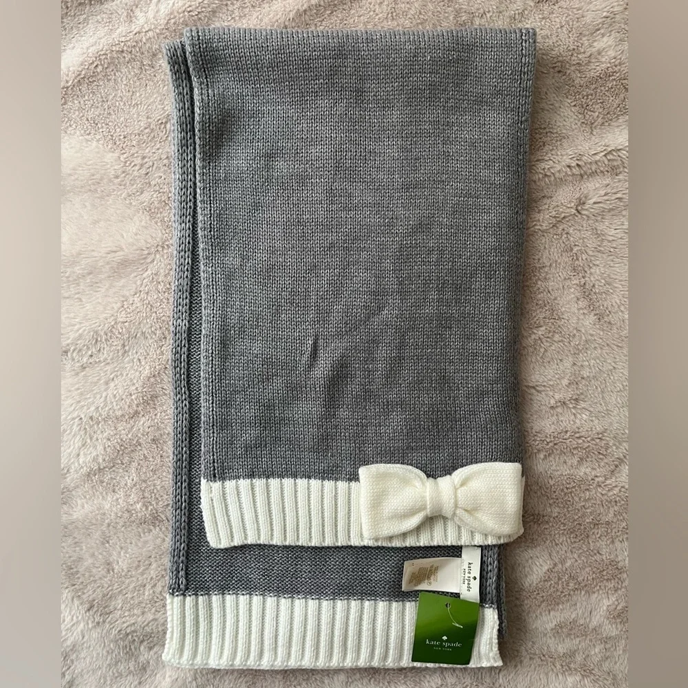 NWT Kate Spade Bow Knit Scarf Grey and Cream